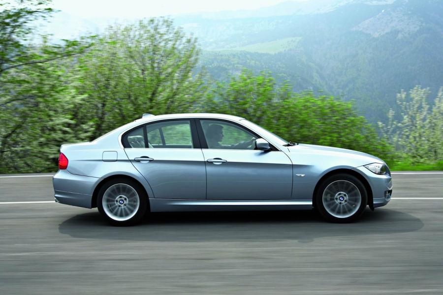  BMW 3-Series 2008 года  (фото 20 из 34)